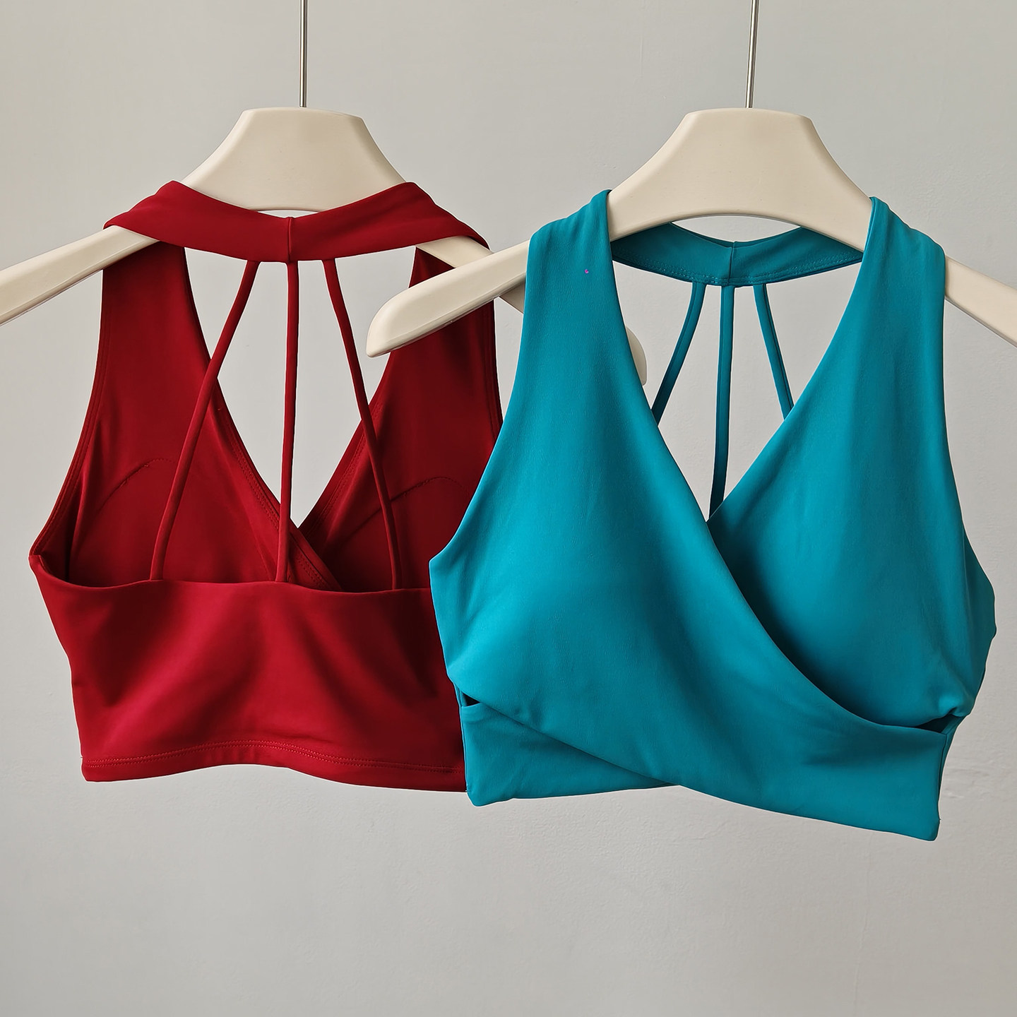 เสื้อชั้นในกีฬาแบบครอปคอวีออลอ - Pilates V Yoga บทวิจารณ์และราคา
